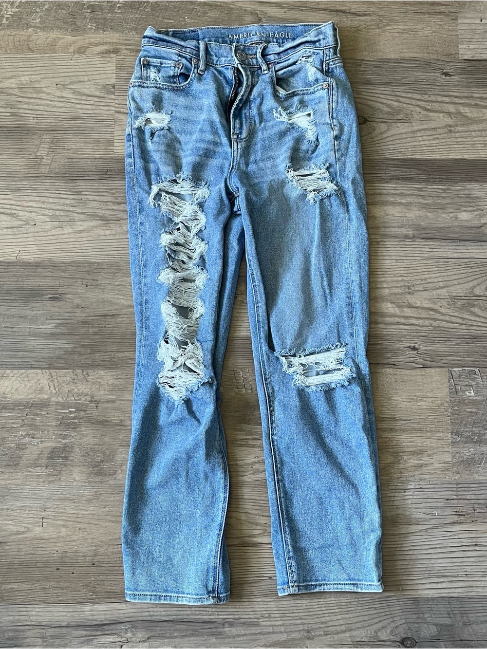 American Eagle Outfitters Light Wash Distressed Straight-Leg Jeans